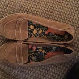 Size 9 rocket dog shoes